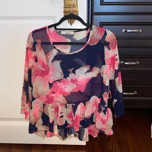 Hi-low sheer 3/4 sleeve floral shirt